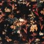 Preview: Handgefertigtes Sofakissen mit kunstvollem Hasenmotiv auf Baumwollsamt (45 x 45 cm)