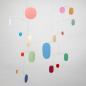 Preview: Farbenfrohes Mobile "UN17 – Balance", handgefertigt (65x 65 cm)