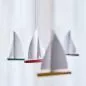 Mobile Preview: Charmantes Mobile "Regatta" mit schwebenden Segelbooten (35 x 65 cm)