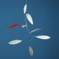 Preview: Zartes blattförmiges Mobile "Little Leaf" in Grau / Rot / Weiß, handgefertigt (60 x 50 cm)