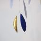 Preview: Exklusives Kunst-Mobile "Tina" (Blau) aus handbemaltem Papier mit Blattgold (55 x 55 cm)