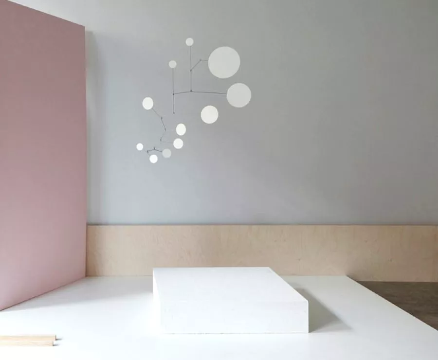 Dots (white) - Handmade Mobile, polished brass | Kunstbaron
