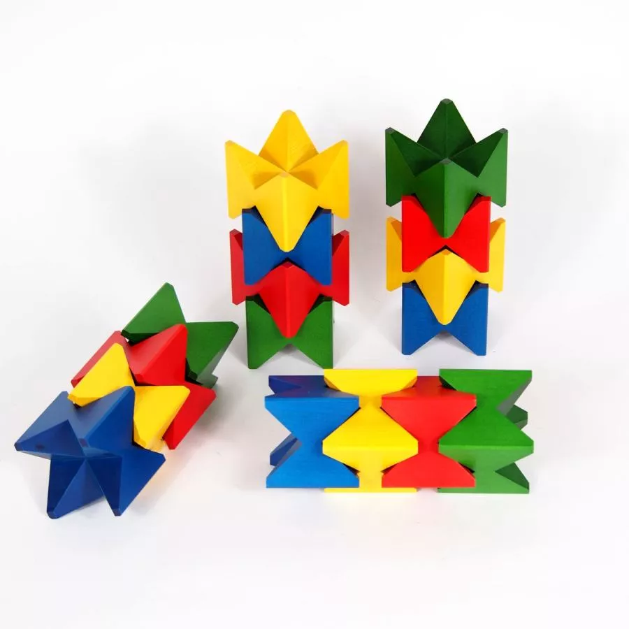 Das originale Naef-Spiel aus Holz in bunten Farben