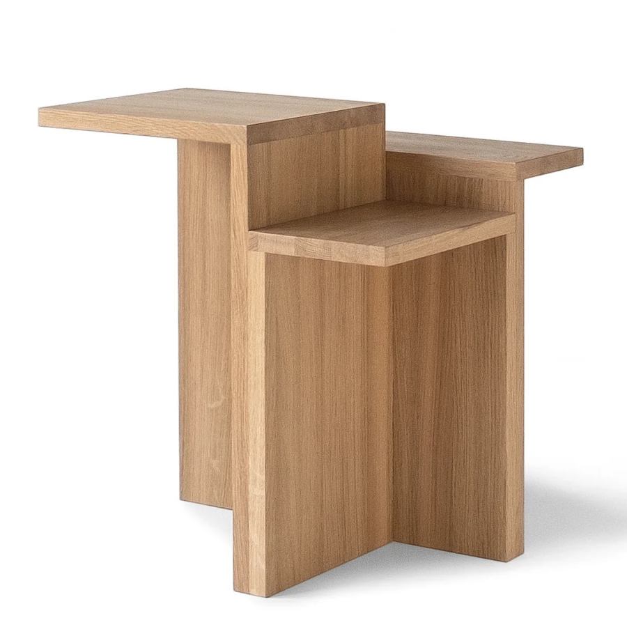 Geometrically Designed Side Table "Plateau Massif" made of Oak Wood (40 x 40 cm)