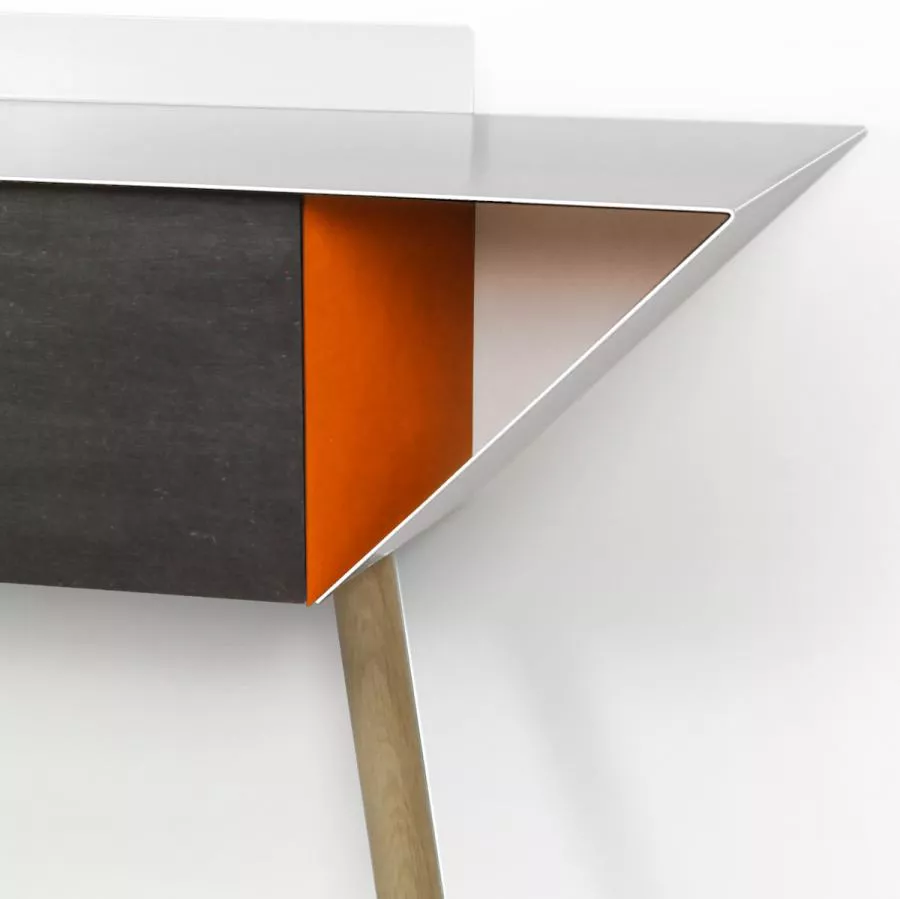 Angelehnter Design-Flurschrank mit Farbauswahl (100 x 28 cm)