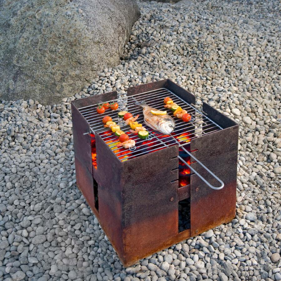 Cube-Shaped Fire Basket made of Steel with Grill Option