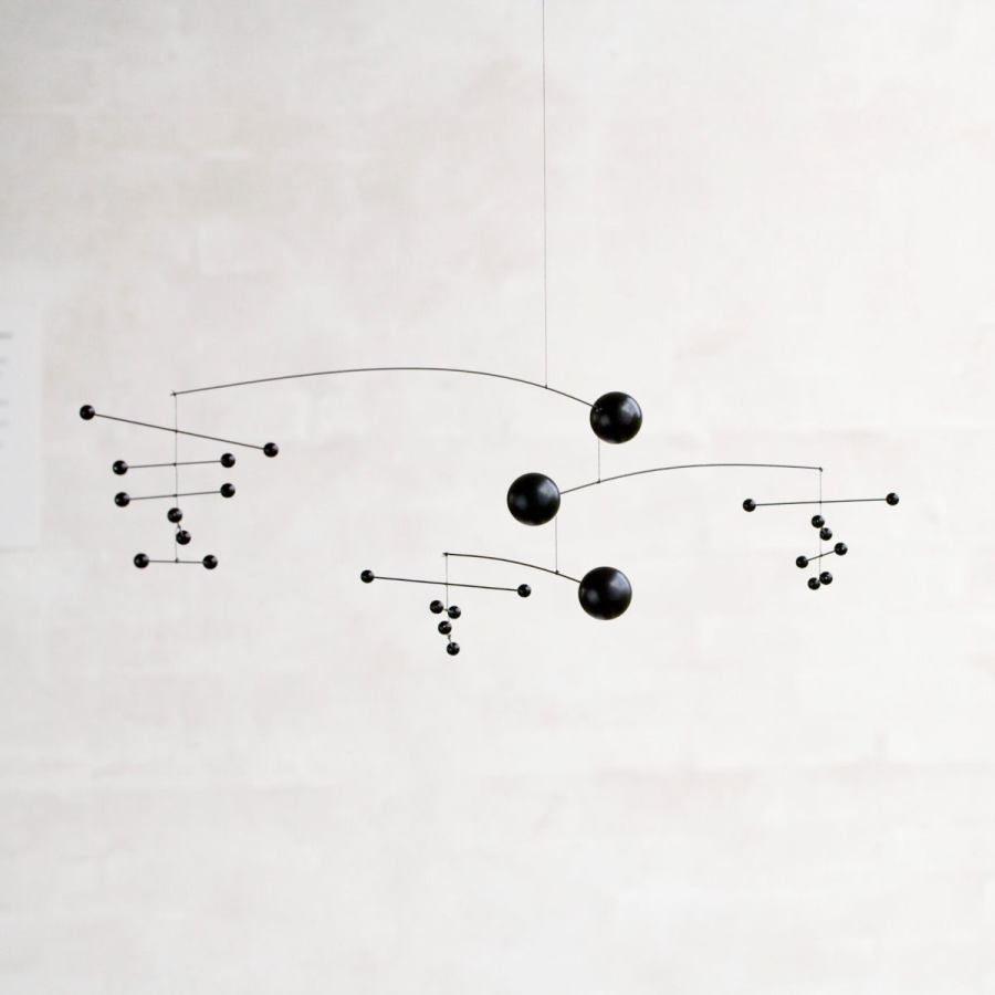 Mobile "Symphony in three movements" mit Holzperlen – Schwarz (19 x 61 cm)