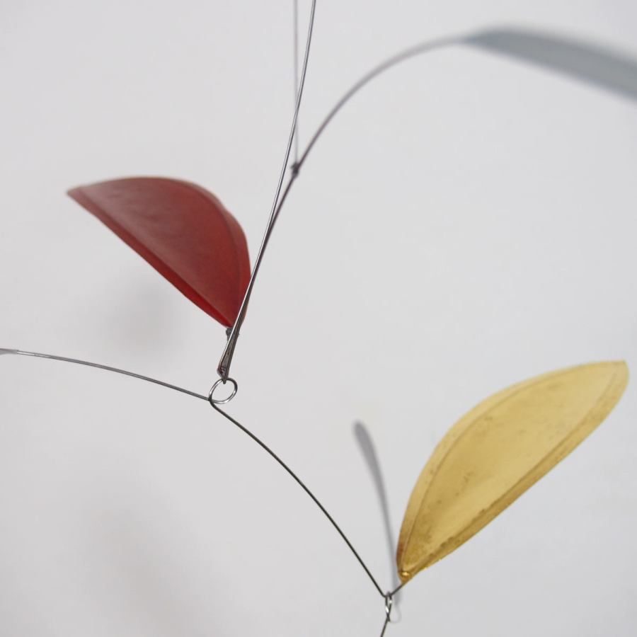 Delicate Handmade Leaf-Shaped Mobile "IVY", Gold (60 x 50 cm)