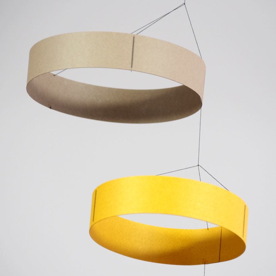 Stilvolles Mobile "Ringe", handgefertigt aus Papier – Gelb (25 x 50 cm)