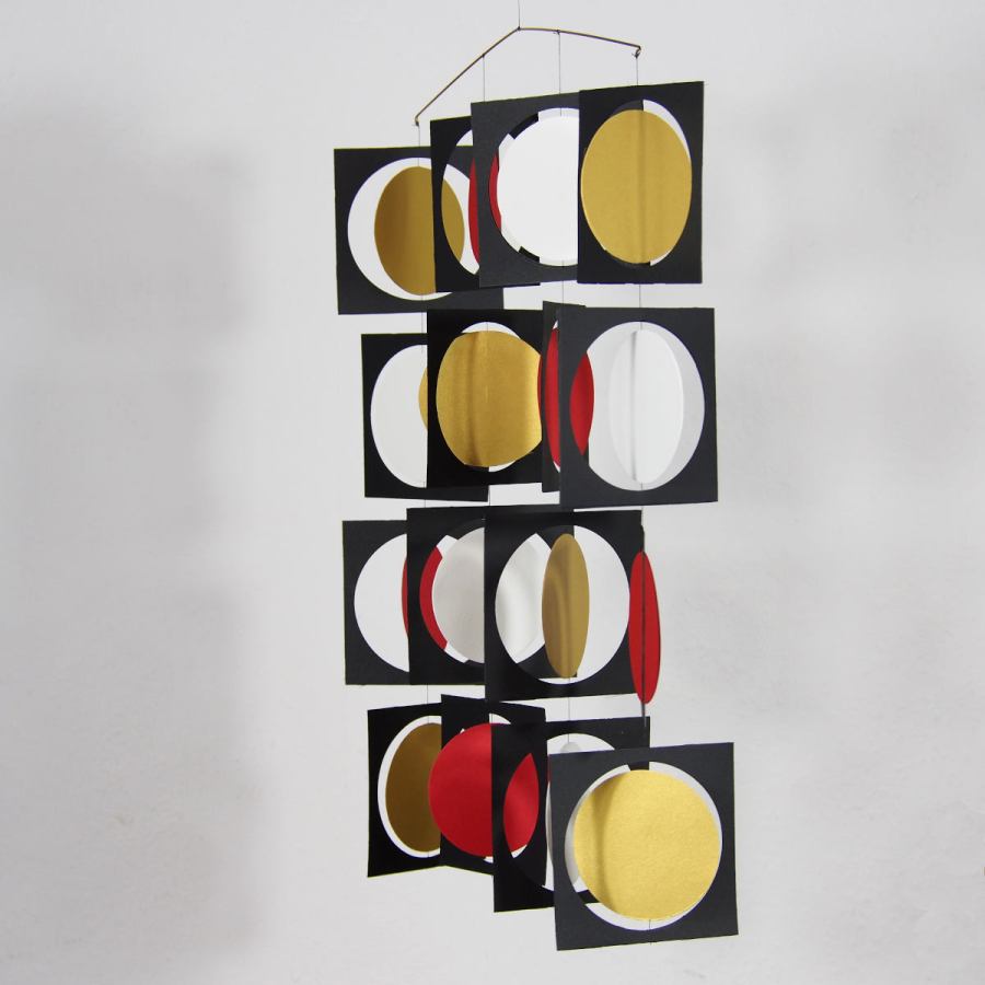 Design-Mobile "16" mit farbigen Kreisen und Quadraten (42 x 44 cm)