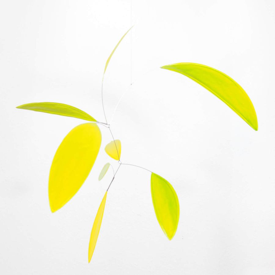 Zartes blattförmiges Mobile "Little Leaf" Grün, handgefertigt (50 x 50 cm)