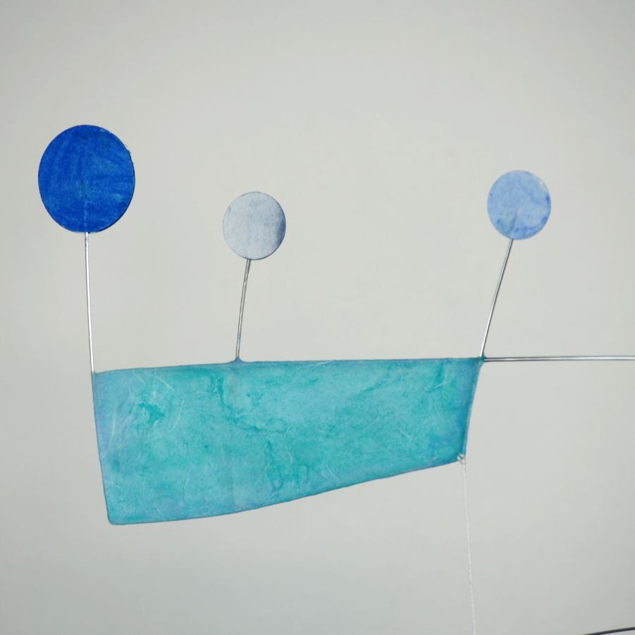 Buntes Kunst-Mobile "Anni" (blau / grün) aus Japan-Papier (50 x 50 cm)