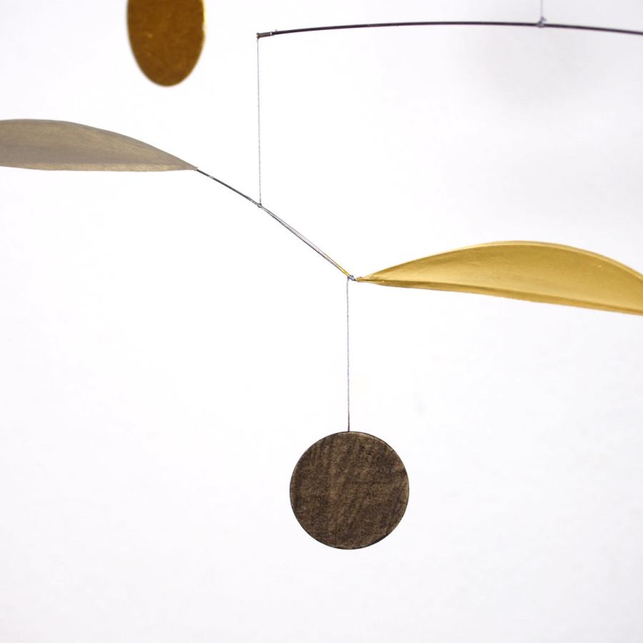 Kunst-Mobile "Wipp" Grau / Indigo in mehrstufigem Arrangement (40 x 65 cm)