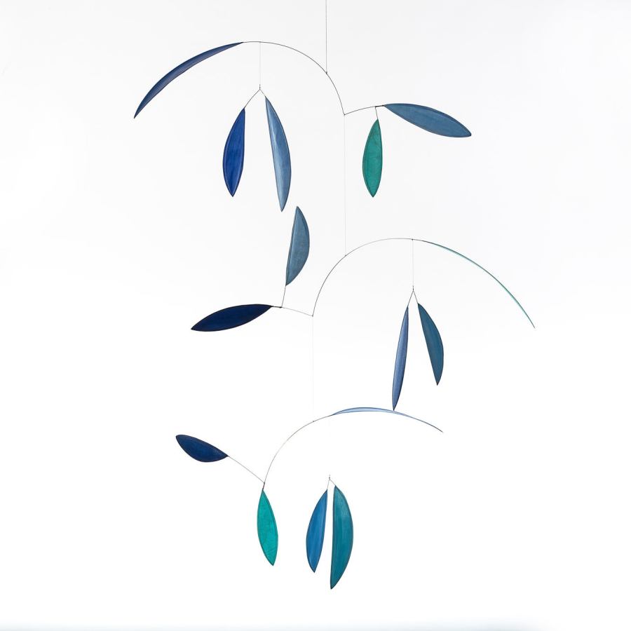 Großes Kunst-Mobile "Tina" XL (Blau) aus handbemaltem Papier (90 x 90 cm)