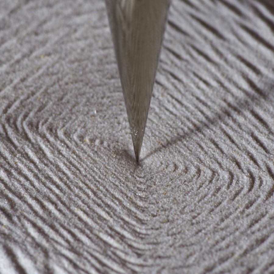 Stehendes Sandpendel aus Edelstahl (Höhe 55 cm)