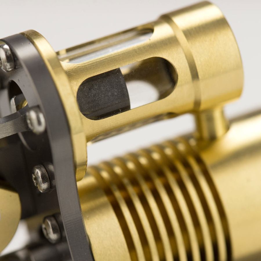 Echter Stirling-Motor im Teleskop-Design mit transparenten Zylindern