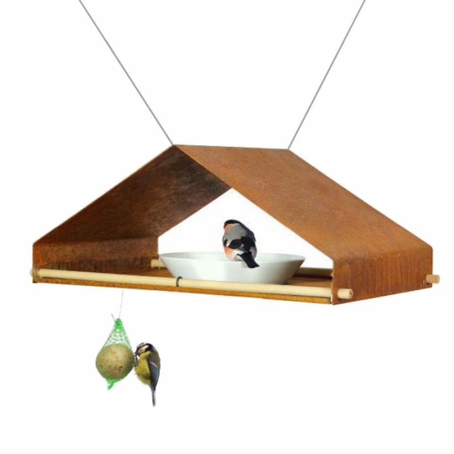 Hängende Vogeltränke / Futterstelle mit Satteldach aus wetterfestem Cortenstahl