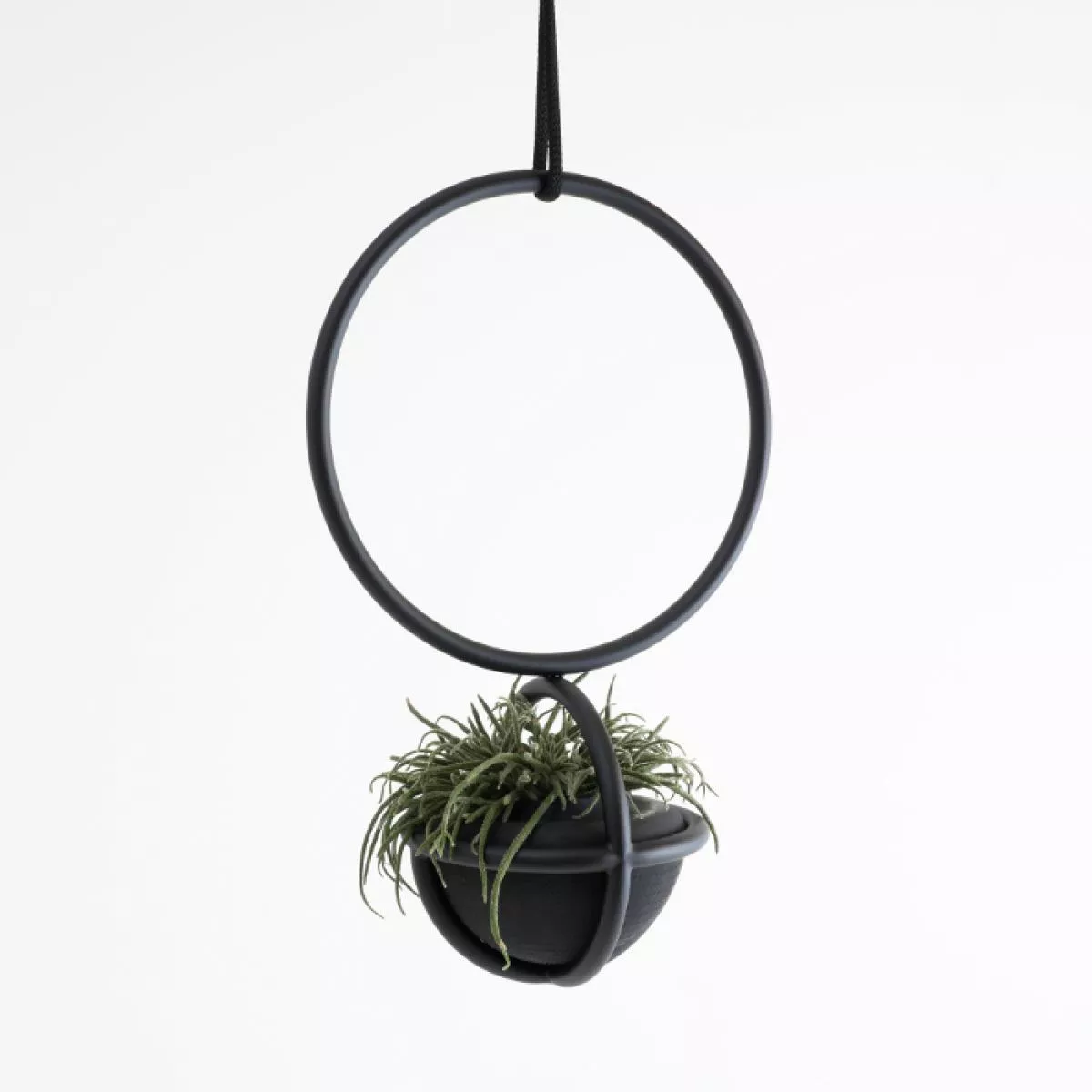 Special edition flower suspension with handmade rubber vase/pot