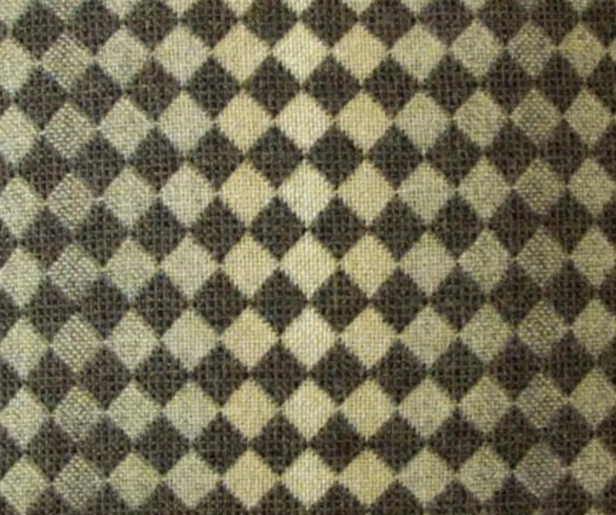 Chequer cushion woven of 100 % Merino lambswool | Kunstbaron