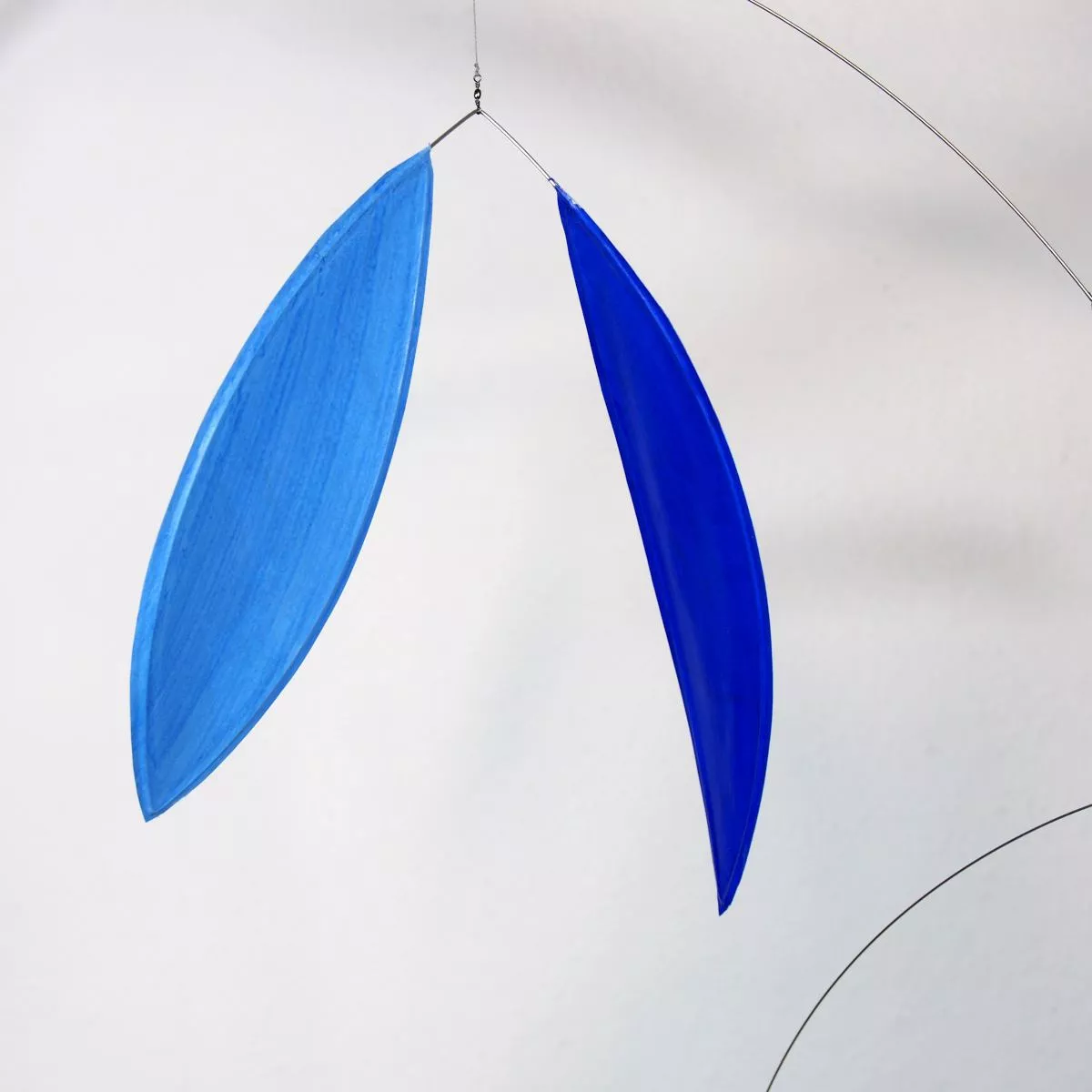 Large Art Mobile "Leaf" Green / Light Blue with Leaf-Shaped Elements (80 x 60 cm)