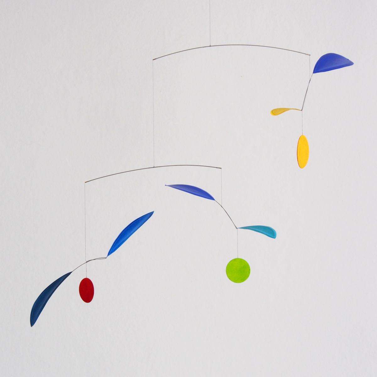 Art Mobile "Wipp" Multicoloured in Multi-Level Arrangement (40 x 65 cm)