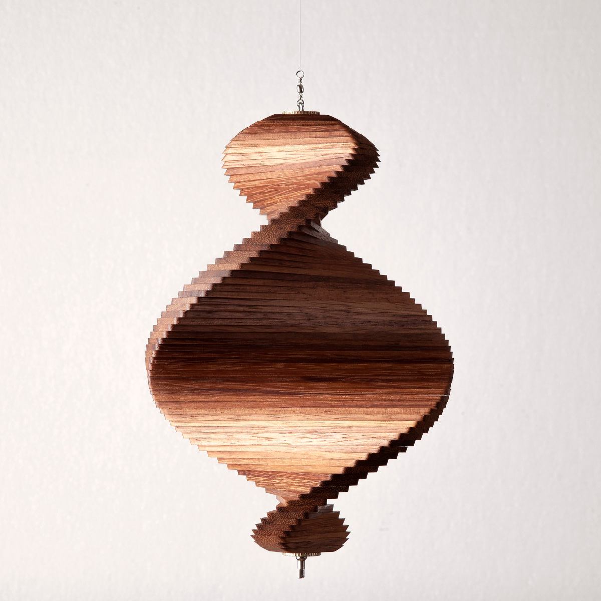 Handgefertigtes Design-Mobile aus Holz, individuell einstellbar Ø 16 cm