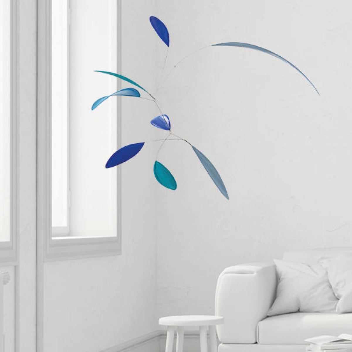 Zartes blattförmiges Mobile "Little Leaf" in Blau / Hellblau / Türkis, handgefertigt (60 x 50 cm)