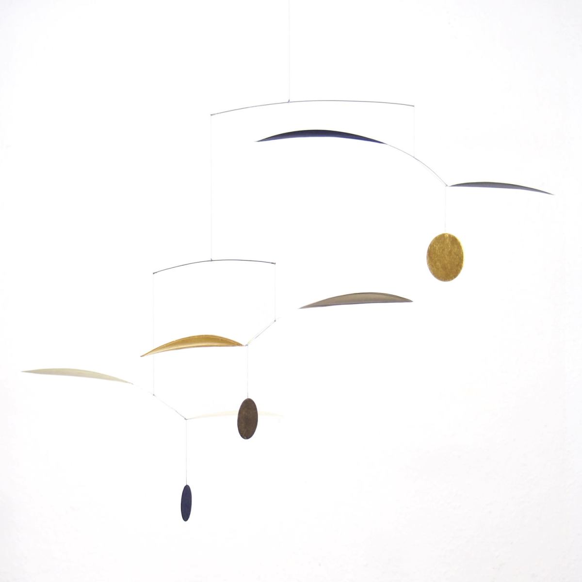 Art Mobile "Wipp" Grey / Indigo in Multi-Level Arrangement (40 x 65 cm)