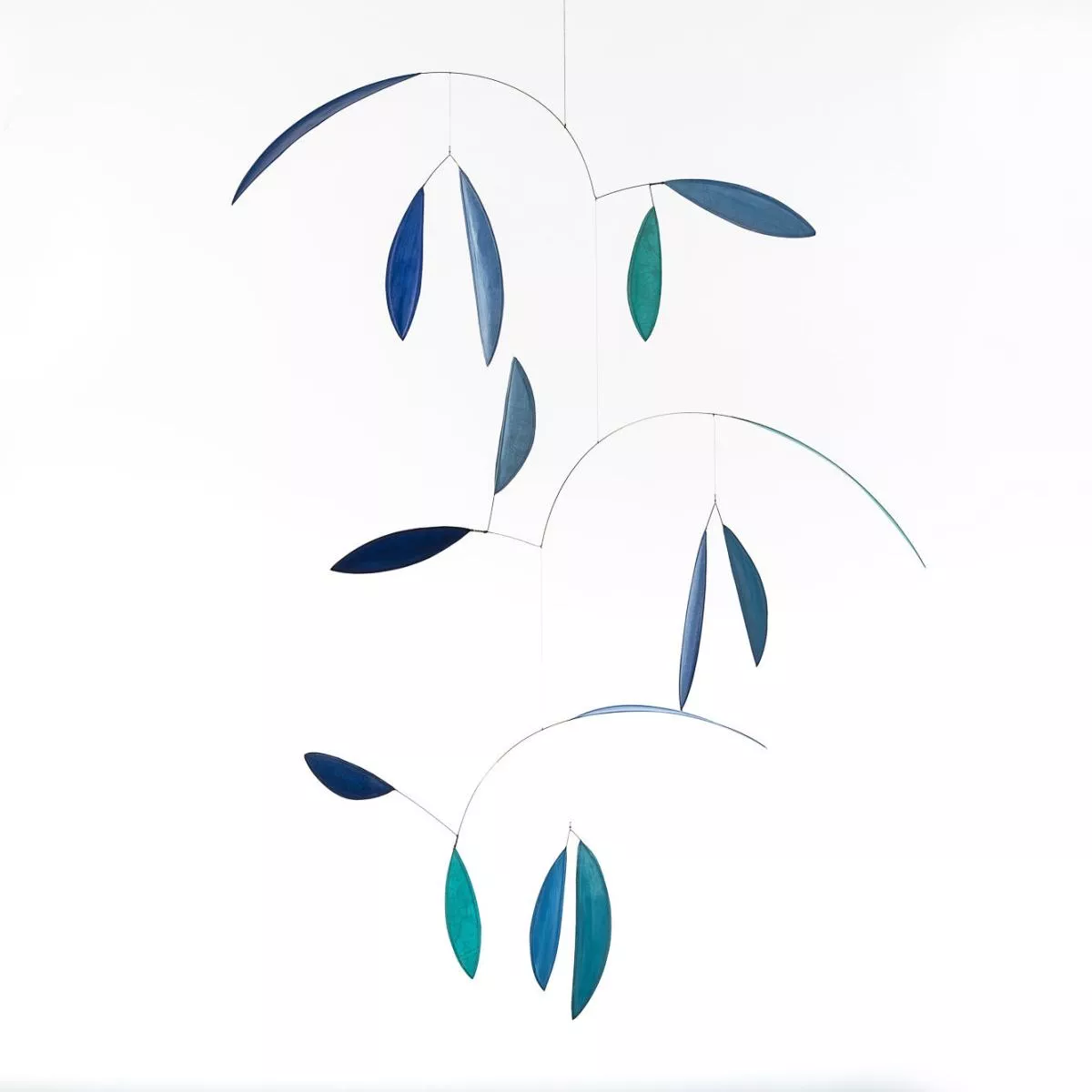 Großes Kunst-Mobile "Tina L" (Blau) aus handbemaltem Papier (90 x 90 cm)