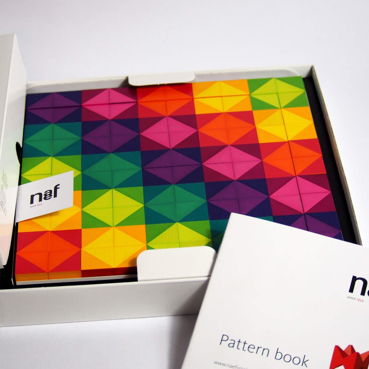 Mosaic 100 – Original Naef Game with Color Blocks, made of Wood