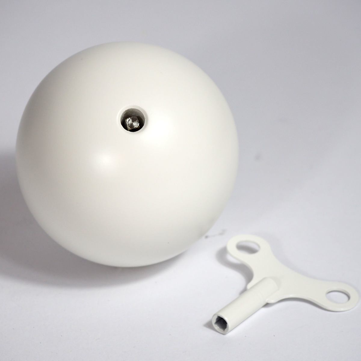 Snowball - weiße Spieluhr aus Holz mit Mozarts Figaro | Kunstbaron