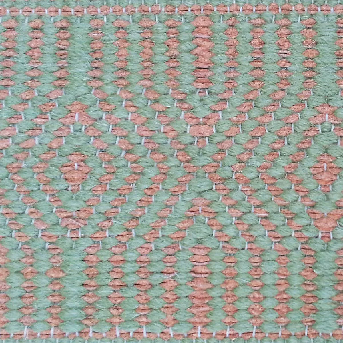The weaving pattern (color not representative)