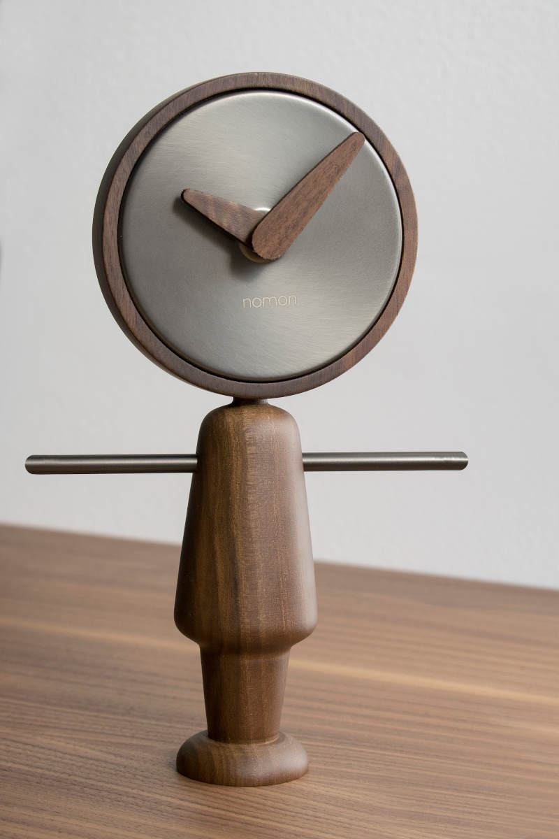 Charming Design Table Clocks "Nena & Nene" made of Walnut or Oak Ø 10 cm