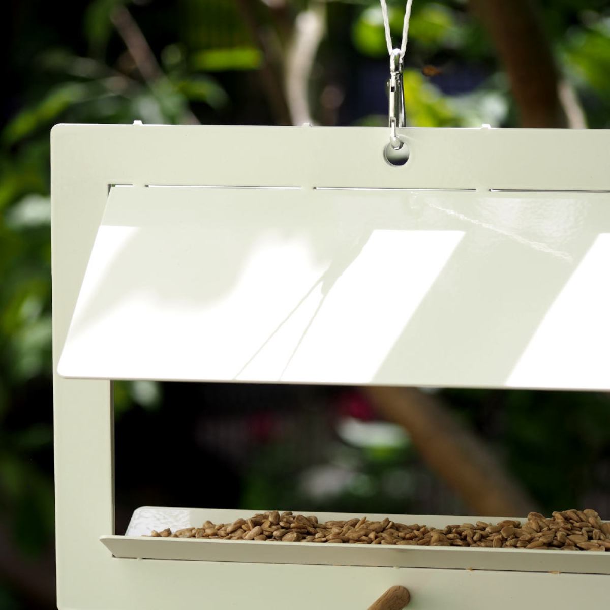 Folded Bird Feeding Station made of Steel in A4 Size
