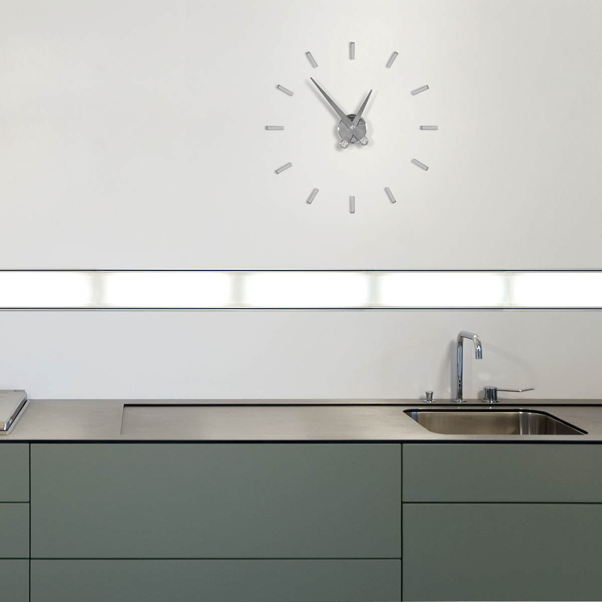 Moden Design Wall Clock "Puntos Suspensivos" made of Steel Ø 50 cm