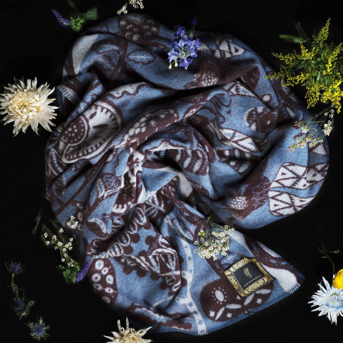 Kunstvoll gewebte Wolldecke mit Bienen-Motiv (Blau)